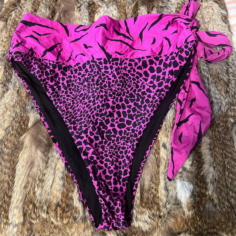 NWT Beach riot Claire animal print bikini bottoms